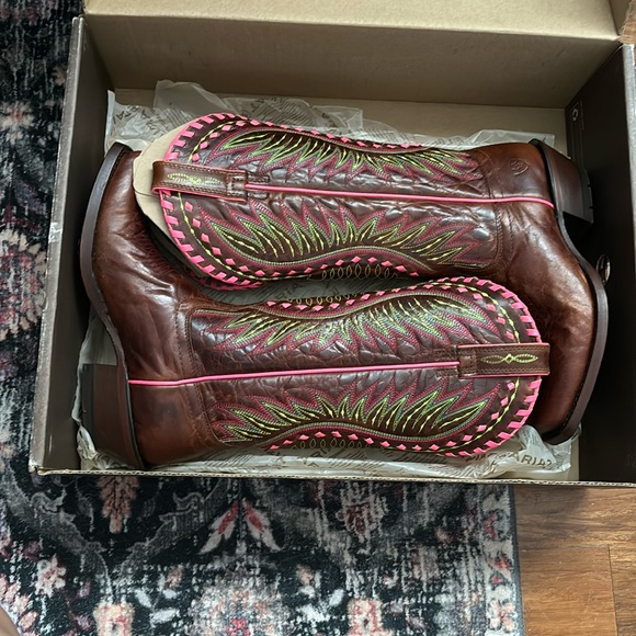 Ariat Womens Derby Crackled Limited Addition Cafe Cowgirl Boots - Picture 2 of 11